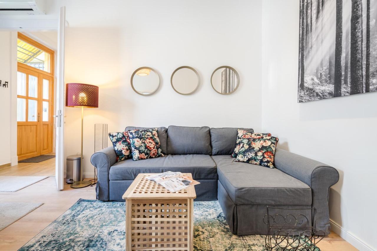 Bpr Blooming Design Home With A/C บูดาเปสต์ ภายนอก รูปภาพ